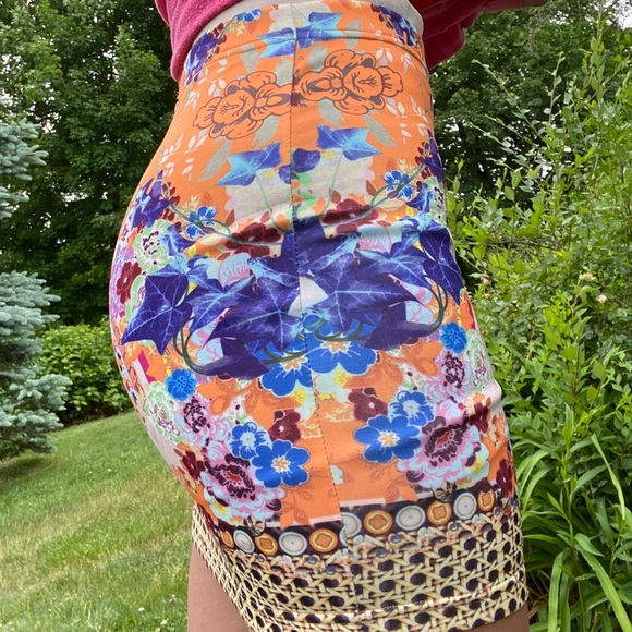 [LF] printed skirt - Picture 3 of 3